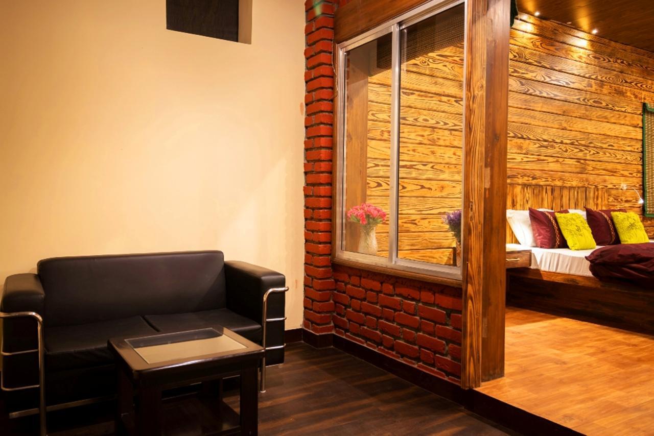 Nirvana Lodge And Lounge Mussoorie Exteriör bild