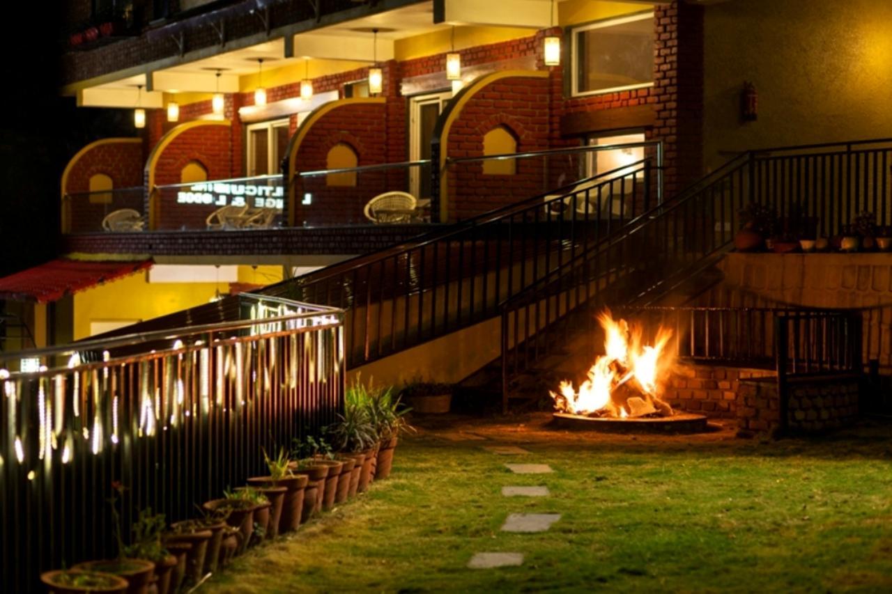 Nirvana Lodge And Lounge Mussoorie Exteriör bild