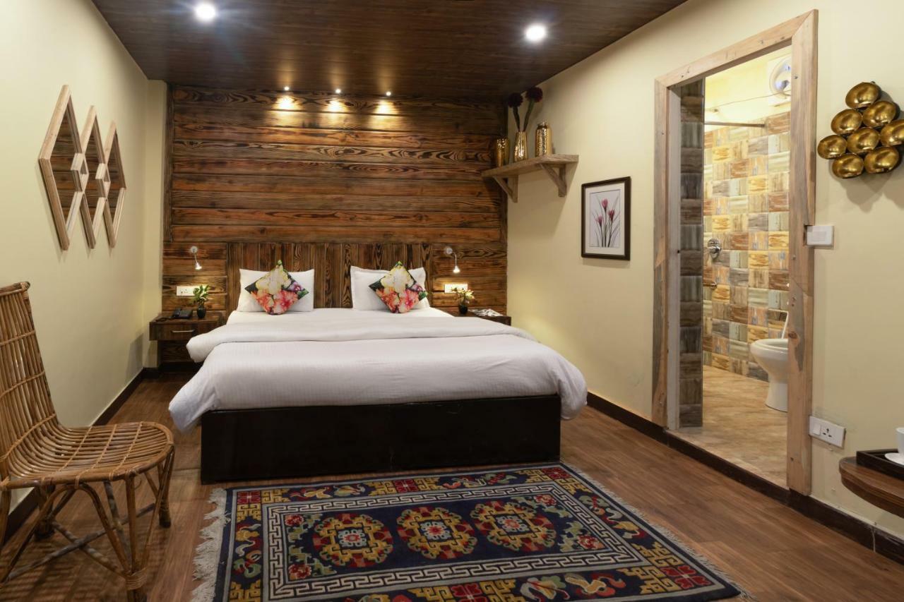 Nirvana Lodge And Lounge Mussoorie Exteriör bild